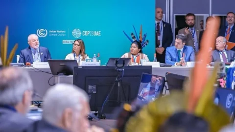 Presidente Lula faz reunião histórica na COP 28 com representantes de 135 organismos da sociedade civil 6 Presidente Lula faz reunião histórica na COP 28 com representantes de 135 organismos da sociedade civil