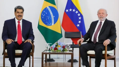 Maduro conversa com Lula sobre crise entre Venezuela e Guiana 3 Maduro conversa com Lula sobre crise entre Venezuela e Guiana