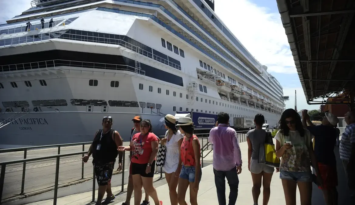 A temporada de cruzeiros no Porto do Rio de Janeiro vai receber, até o dia 4 de maio de 2024, 37 navios, sendo 27 estrangeiros e dez