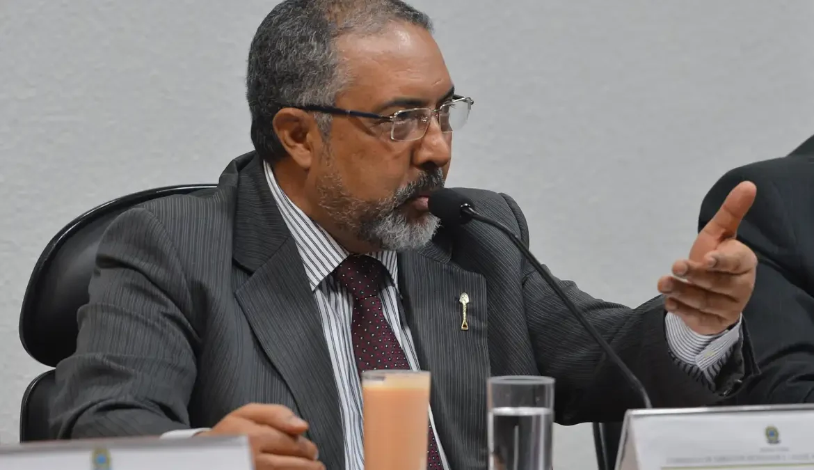 A Comissão de Assuntos Sociais (CAS) do Senado aprovou, nesta terça-feira (12), por 10 votos contra 2, projeto de lei que permite a redução