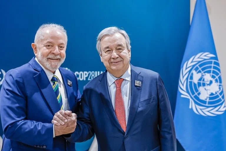 O presidente Luiz Inácio Lula da Silva manteve diversas reuniões bilaterais com líderes internacionais nesta sexta-feira, 1/12, no primeiro