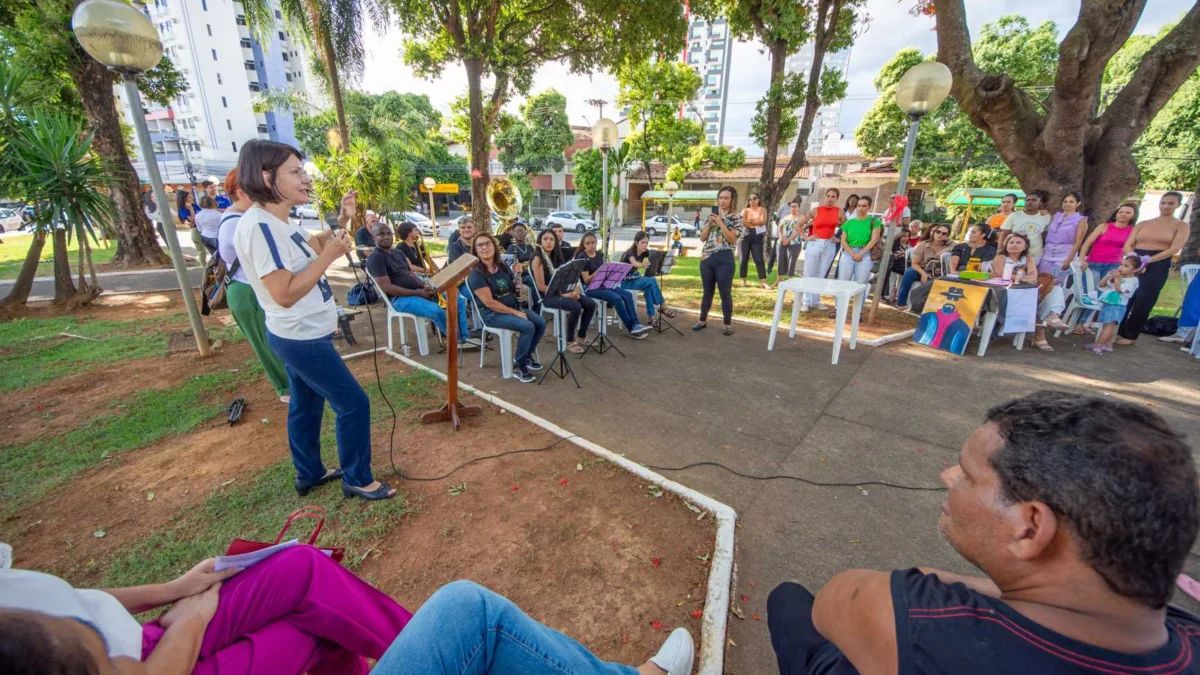 Apresentação de Natal é marcada por alegria, emoção e inclusão 1 O Natal é só daqui há 4 dias, mas o clima festivo tomou conta da Praça Euzébio Cabral na tarde dessa quarta-feira (20)