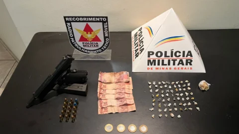 PM leva quatro para a delegacia por diversos crimes, entre eles, dois são menores de idade