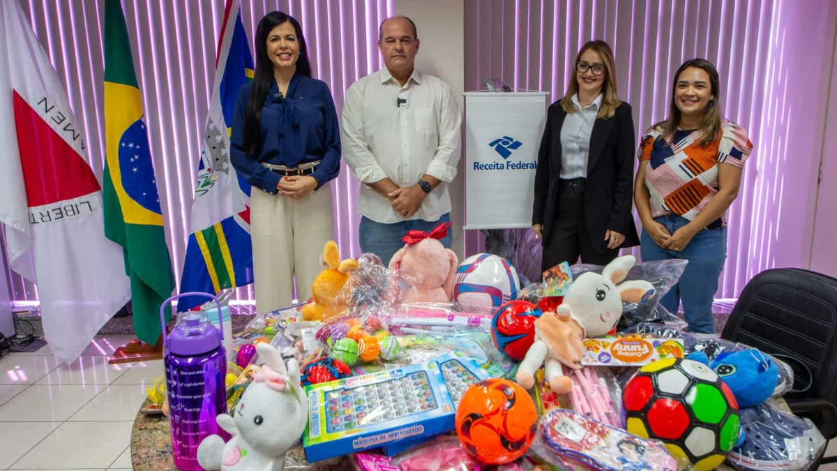 O prefeito André Merlo ficou bastante satisfeito e feliz com a doação, que vai garantir a alegria dos pequenos na noite de Natal