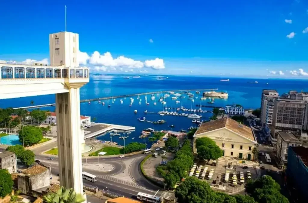 Correios homenageia os 150 anos do elevador Lacerda com Emissão Postal Comemorativa 1 Nesta sexta-feira (8), data em que o elevador Lacerda completa 150 anos, os Correios lançam a Emissão Postal Comemorativa em homenagem