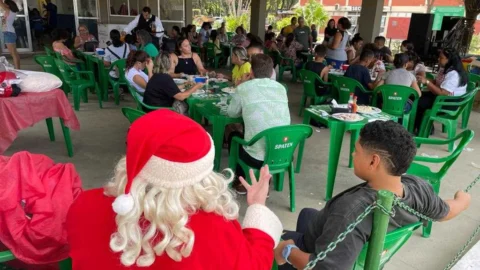 Crianças e adolescentes dos Serviços de Acolhimento vivenciam partilha de Natal 4 Crianças e adolescentes dos Serviços de Acolhimento vivenciam partilha de Natal