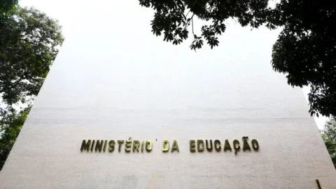 MEC repassa mais R$ 100 milhões às Secretarias de Educação 2 MEC repassa mais R$ 100 milhões às Secretarias de Educação