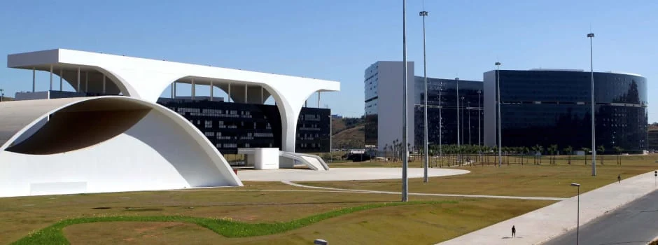 Os servidores do Governo de Minas receberam, nesta segunda-feira (18/12), o 13º salário em parcela única