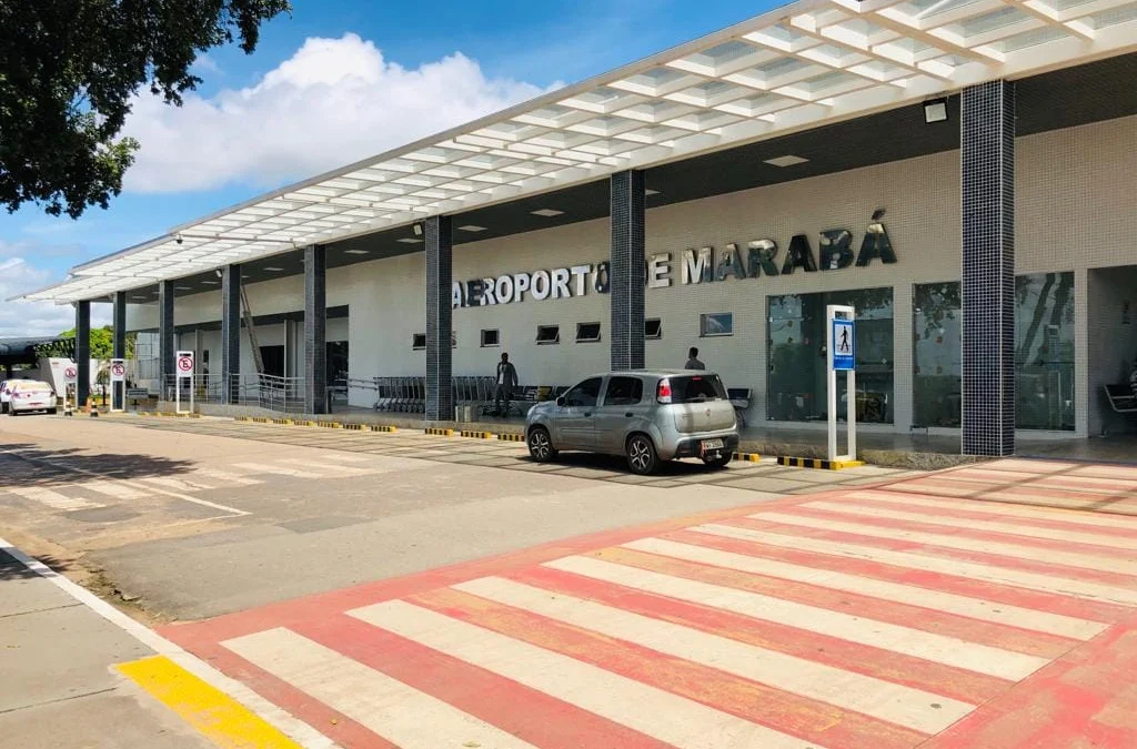 A explosão de um caminhão na pista do Aeroporto de Marabá (PA) deixou um trabalhador morto e dois feridos por volta das 20h50 deste sábado