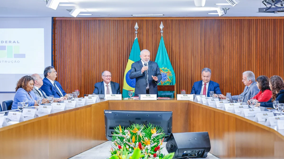 O presidente Luiz Inácio Lula da Silva faz nesta quarta-feira (20) a última reunião ministerial de 2023