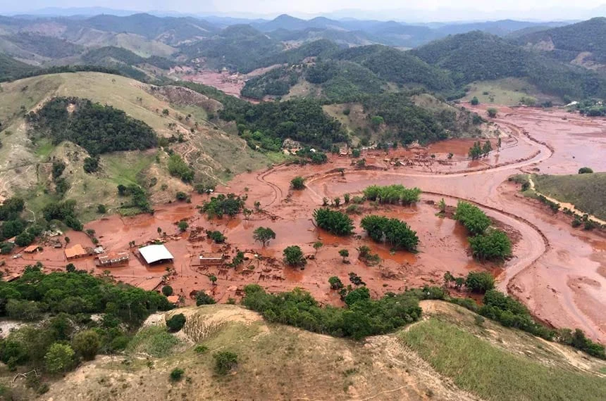 Estado defende reparação de danos causados por rompimentos de barragens e atuação minerária com segurança 1 O Estado tem um papel importante na garantia da segurança da atividade da mineração e na busca da reparação efetiva em desastres minerários