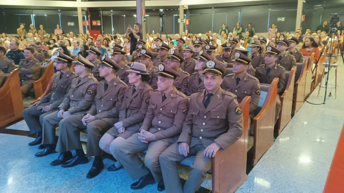 Os novos Sargentos, ainda como Cabos, antes da solenidade de formatura