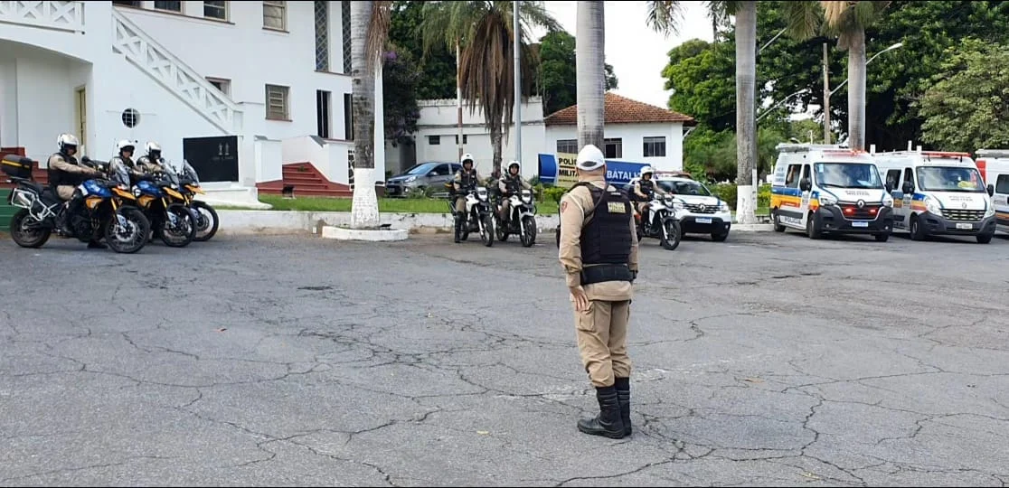 Polícia Militar lança operação de combate à direção perigosa e à perturbação do sossego em Minas 1 A Polícia Militar de Minas Gerais (PMMG) realizou nesta quarta-feira (27/12), em todo o estado, o lançamento de operação preventiva