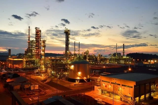 Refinaria de Paulínia alcança 97,7% de disponibilidade operacional 1 A Refinaria de Paulínia (Replan-SP) atingiu, no mês de outubro de 2023, o índice recorde de 97,7% em seu indicador de Disponibilidade
