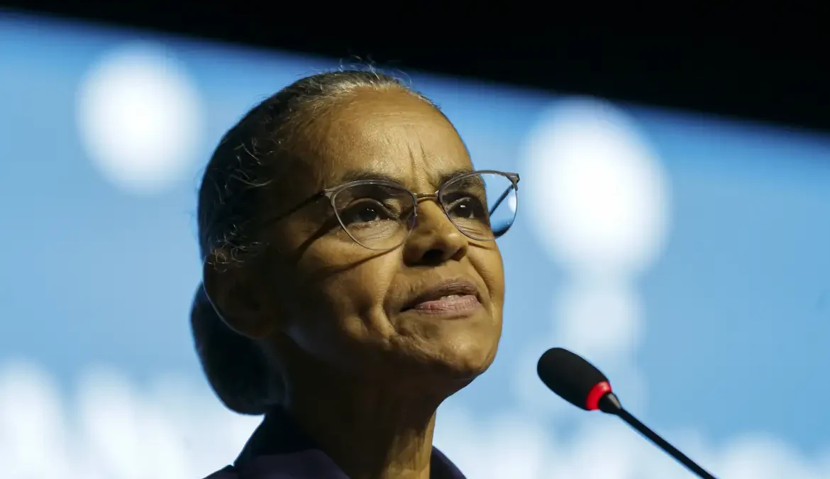 Nature lista Marina Silva entre os mais influentes para a ciência 1 A ministra do Meio Ambiente e Mudança do Clima do Brasil, Marina Silva, foi eleita uma das dez pessoas mais influentes no mundo para
