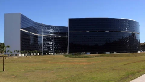 Advocacia-Geral do Estado recupera R$ 3,6 bilhões em dívida ativa nos últimos cinco anos 8 Advocacia-Geral do Estado recupera R$ 3,6 bilhões em dívida ativa nos últimos cinco anos