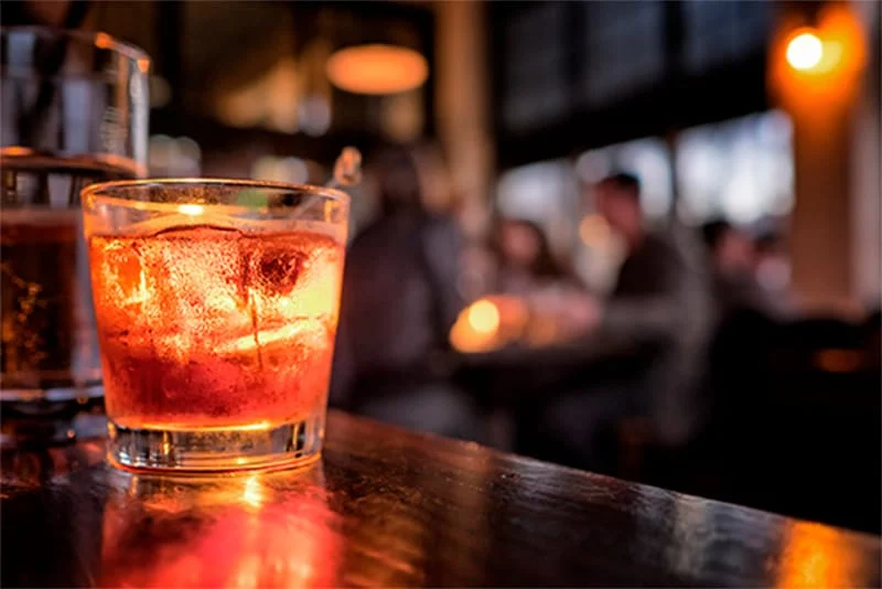 Câmara aprova protocolo para coibir violência contra mulher em bar 1 Regras valem para shows, casas noturnas e restaurantes