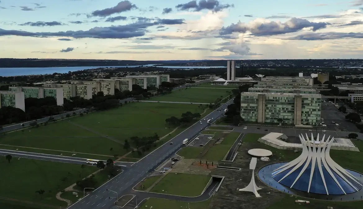 Entidades rejeitam proposta sem reajuste para servidores públicos 1 A proposta, no entanto, ainda não foi formalizada