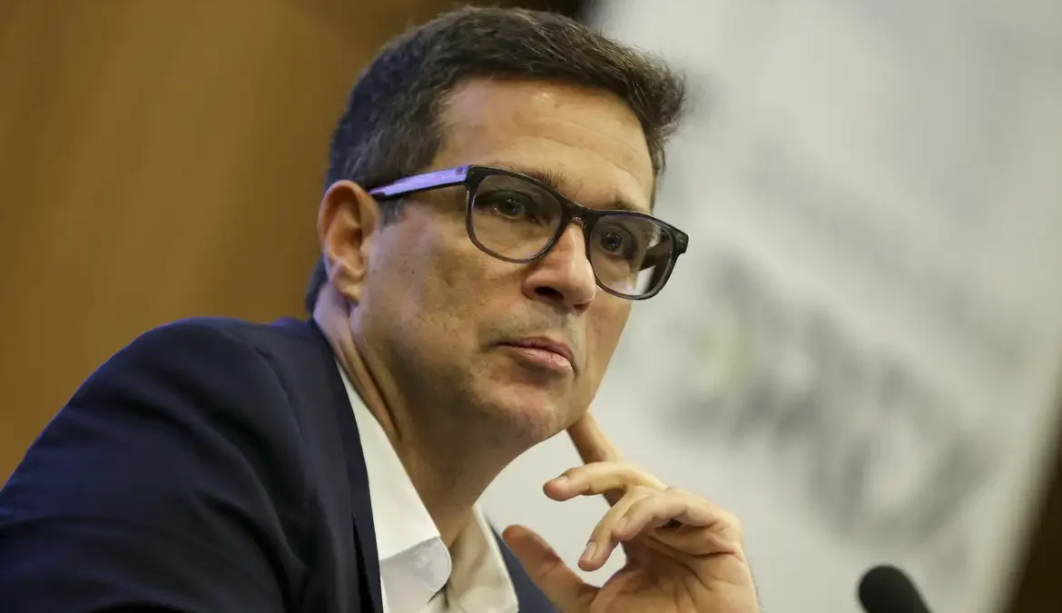 No G20, Banco Central quer criar regras para pagamentos internacionais 1 O presidente do Banco Central (BC), Roberto Campo Neto, afirmou nesta quinta-feira (7) que a autarquia vai trabalhar para a criação