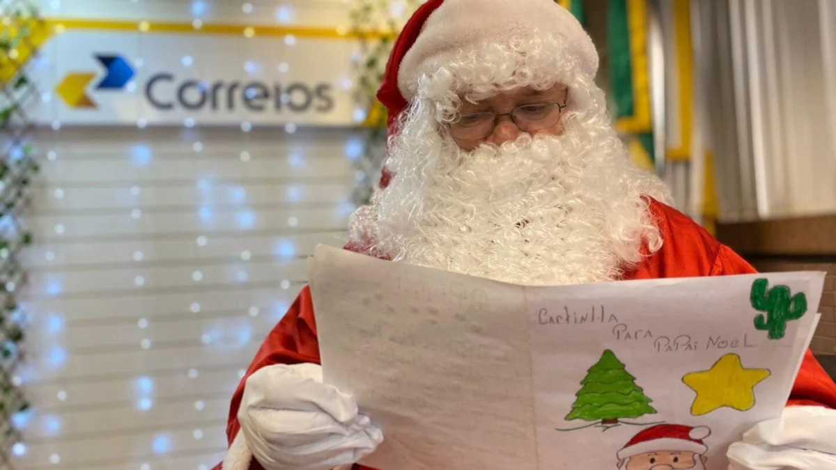Papai Noel dos Correios atende 100% dos pedidos da campanha em 2023 1 O Papai Noel dos Correios atendeu 100% dos pedidos das crianças recebidos em 2023