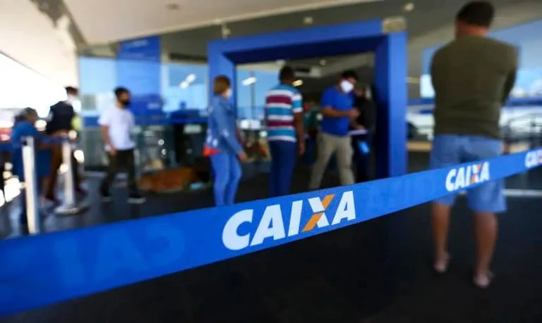 A Caixa Econômica Federal inicia, a partir de 15 de fevereiro, o pagamento do Abono Salarial calendário 2024, referente ao ano-base 2022