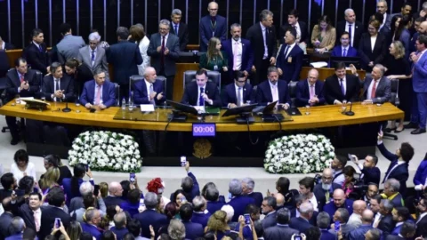 Congresso promulga emenda constitucional da reforma tributária 2 Congresso promulga emenda constitucional da reforma tributária
