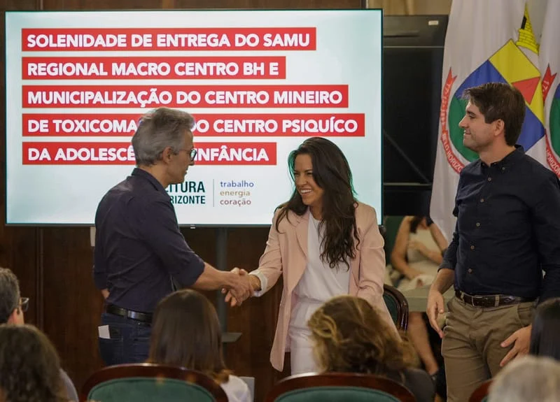 O Governo de Minas e a Prefeitura de Belo Horizonte formalizaram, nesta quarta-feira (13/12), a municipalização de duas unidades de saúde