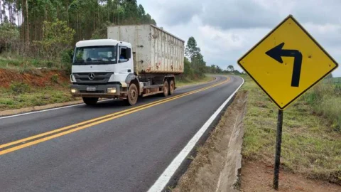 Veículos de grande porte terão tráfego restrito nas rodovias estaduais durante os feriados de Natal e Ano Novo 