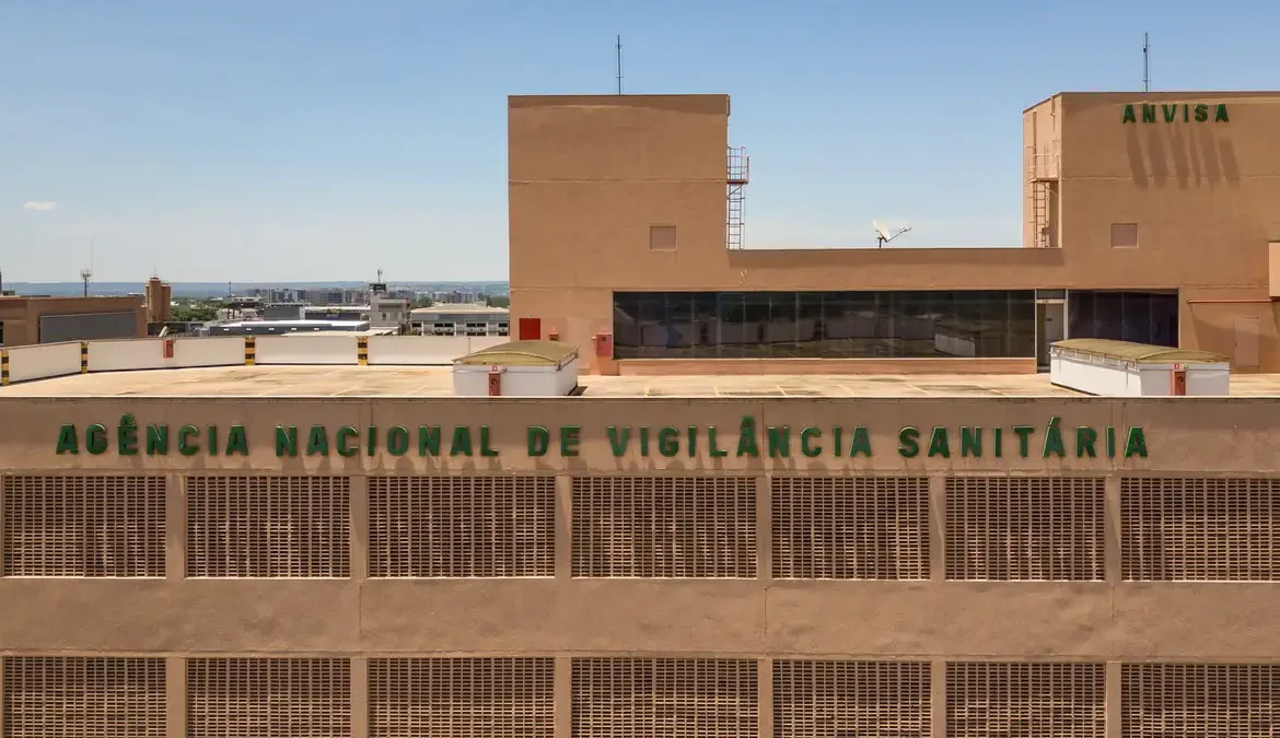 Anvisa inicia consulta pública sobre regulamentação de bulas digitais 1 A medida abre caminho para a dispensa de bulas impressas nas embalagens de certos medicamentos