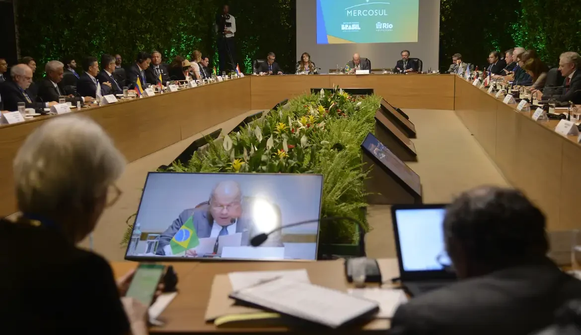 O governo brasileiro anunciou que quitou R$ 3,8 bilhões em dívidas com organismos internacionais ao longo de 2023