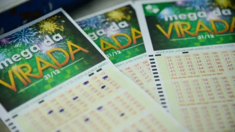 Mega da Virada: apostadores sonham em viajar e ajudar família