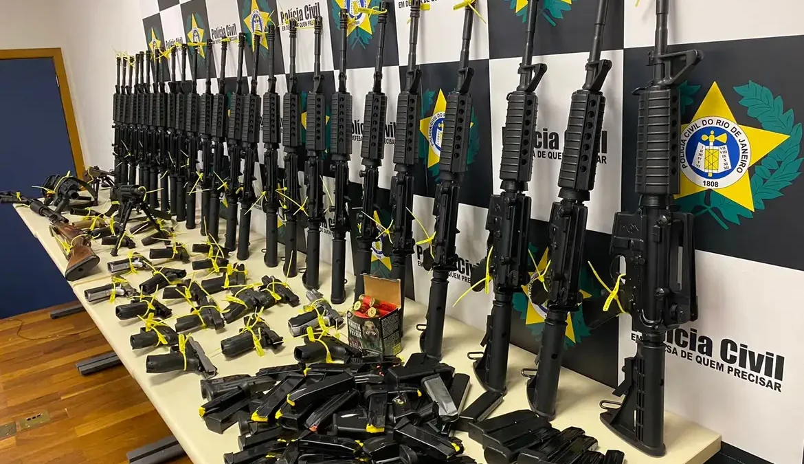 Apreensão de fuzis no Rio é a maior desde o início da série histórica 1 Os dados do Instituto de Segurança Pública (ISP), ligado à Polícia Civil, foram divulgados nesta quinta-feira (14)