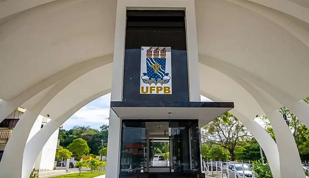 De acordo com a nota, as universidades federais enfrentam “uma situação dramática devido a sucessivos cortes orçamentários de anos