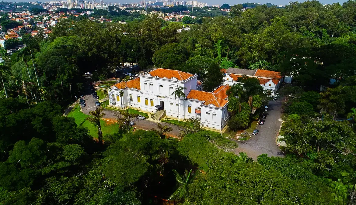 O Instituto Butantan assinou um termo para receber R$ 386 milhões em investimentos do Ministério da Saúde