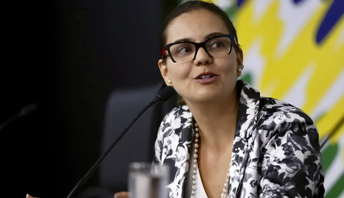Moema destaca que esses direitos dizem respeito a todos os indivíduos, independentemente da condição social e da localização geográfica