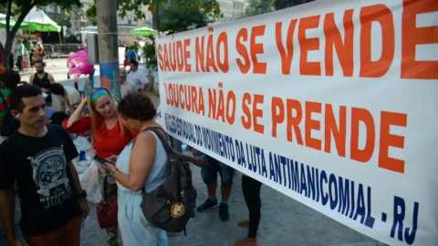 Especialistas discutem alternativas a tratamentos manicomiais