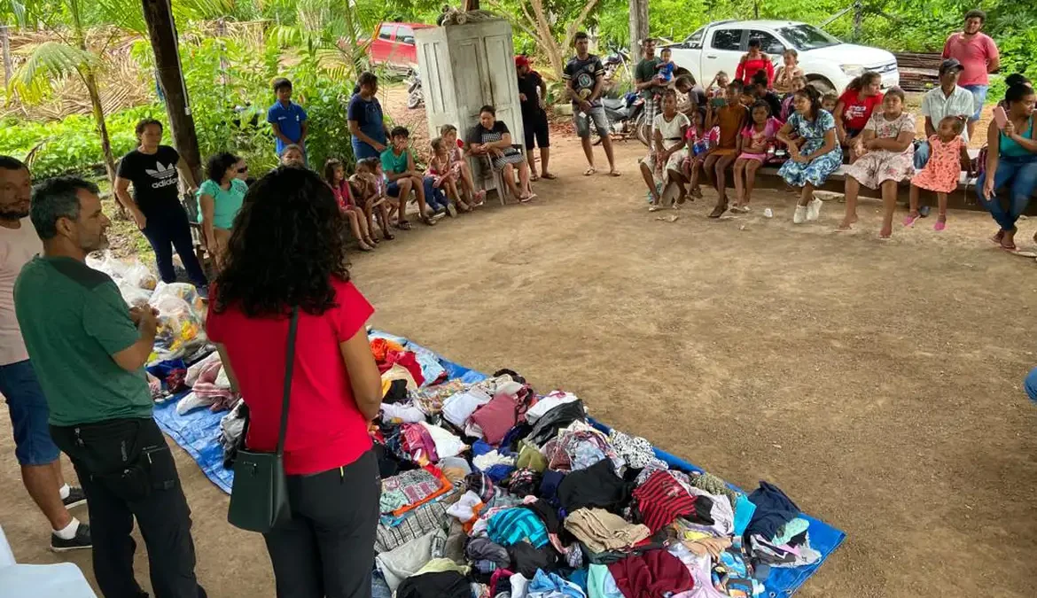 Afetados pela Usina de Belo Monte recebem doações em campanha de Natal 1 A campanha é organizada pelo Conselho Ribeirinho do Xingu e pela Associação Ribeirinha da Comunidade do Goianinho e conta com o apoio