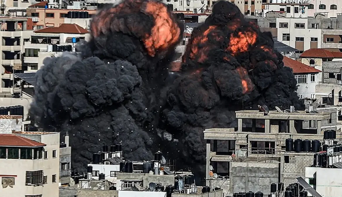 Bombardeio durante a guerra entre Israel e Palestina