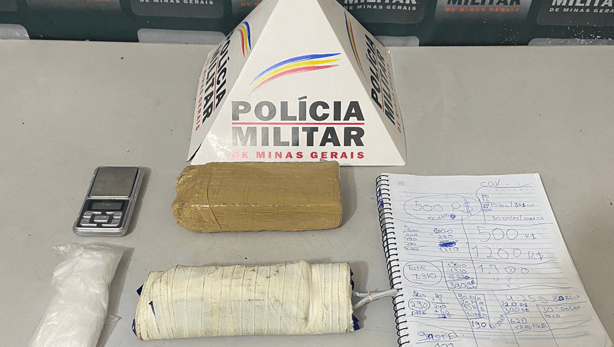 O material apreendido pelos militares foi levado, junto com o homem preso, para a Delegacia da Polícia Civil