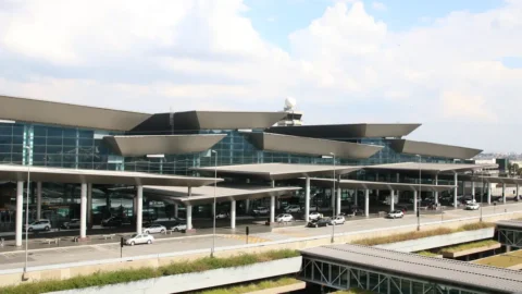PF investiga chegada em massa de vietnamitas ao Aeroporto de Guarulhos 7 PF investiga chegada em massa de vietnamitas ao Aeroporto de Guarulhos