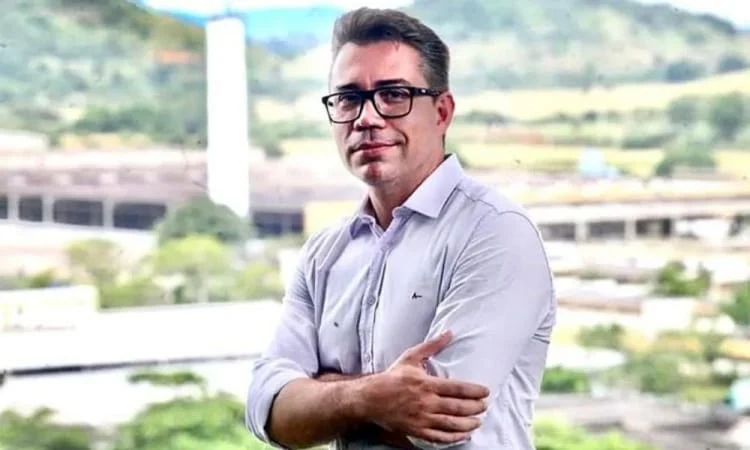 Irmão do governador do Rio é um dos alvos em operação da PF 1 Ele é irmão de criação do governador do estado, Cláudio Castro
