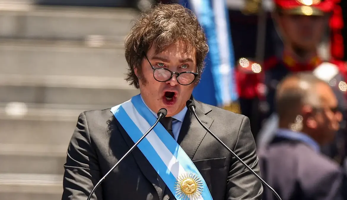 O pacote econômico anunciado pelo governo do presidente Javier Milei, na Argentina, deve causar impactos expressivos e imediatos na maioria