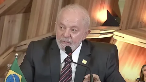 Lula participa de anúncio de investimentos de bancos de fomento para apoiar integração sul-americana 2 Lula participa de anúncio de investimentos de bancos de fomento para apoiar integração sul-americana