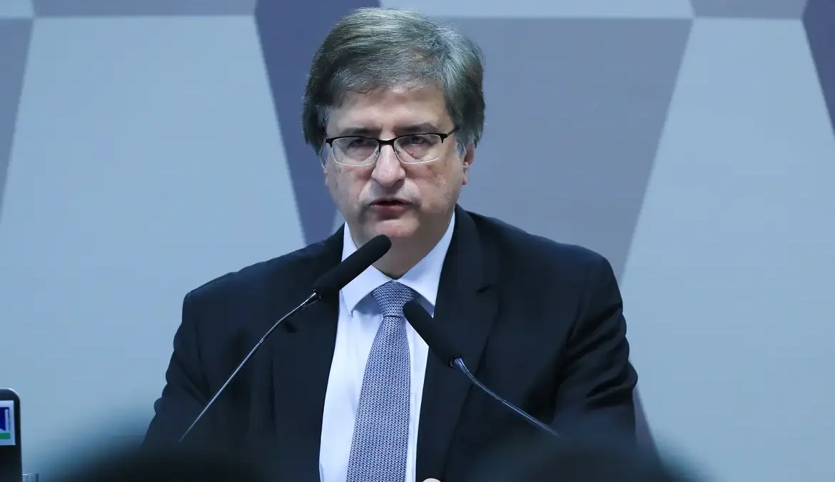 O indicado à PGR pelo presidente Luiz Inácio Lula da Silva falou sobre o assunto ao responder a um questionamento do senador Rogério