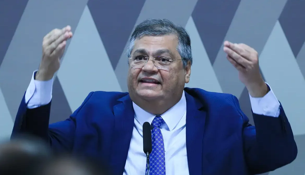 O ministro Flávio Dino rebateu as críticas dos senadores da oposição, em especial as acusações de omissão ou inação no dia 8 de janeiro