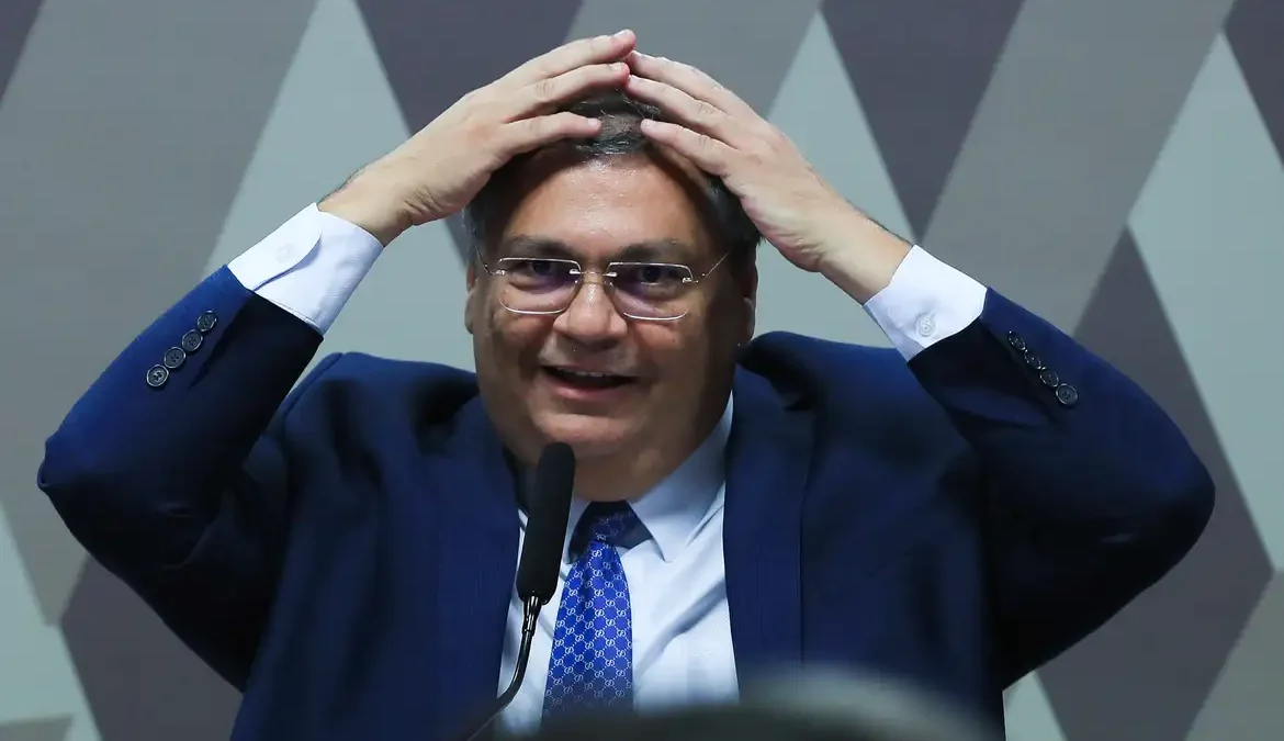 Flávio Dino herdará 344 processos no Supremo Tribunal Federal 1 O mais novo ministro do Supremo Tribunal Federal (STF), Flávio Dino, herdará acervo de 344 processos ao assumir o cargo