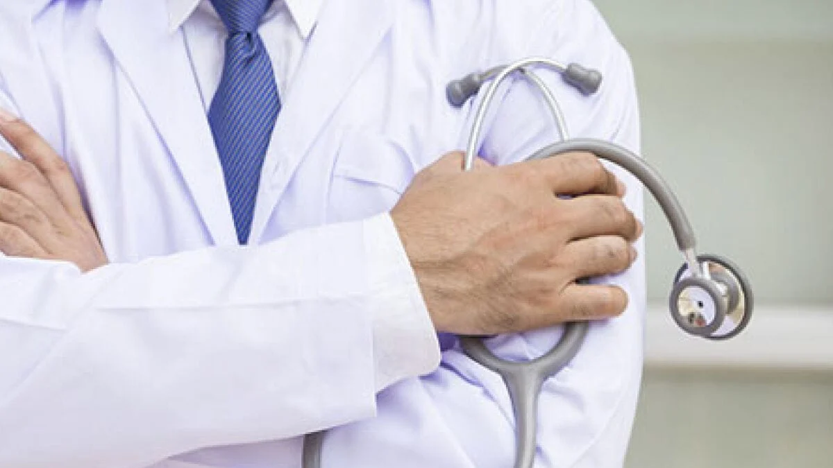 Médico é preso enquanto atendia em hospital no interior de São Paulo 1 O médico João Batista do Couto Neto, de 47 anos, foi preso na tarde desta quinta-feira (14), enquanto atendia no Hospital Municipal