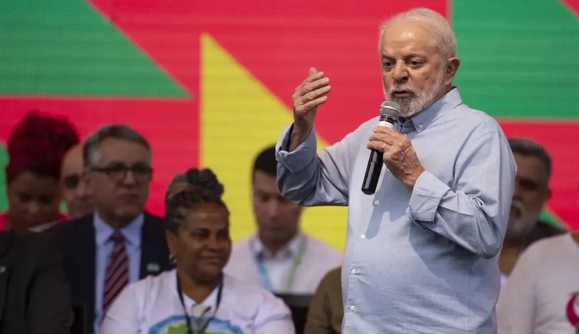 O presidente Luiz Inácio Lula da Silva, participou, nesta sexta-feira (22), da celebração do 20° Natal dos Catadores, Catadoras e População