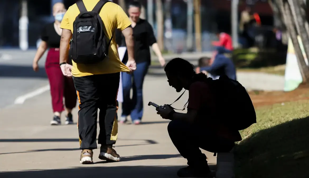 No ano passado, 10,9 milhões de jovens com idade entre 15 e 29 anos, o correspondente a 22,3%, não estudavam, nem trabalhavam