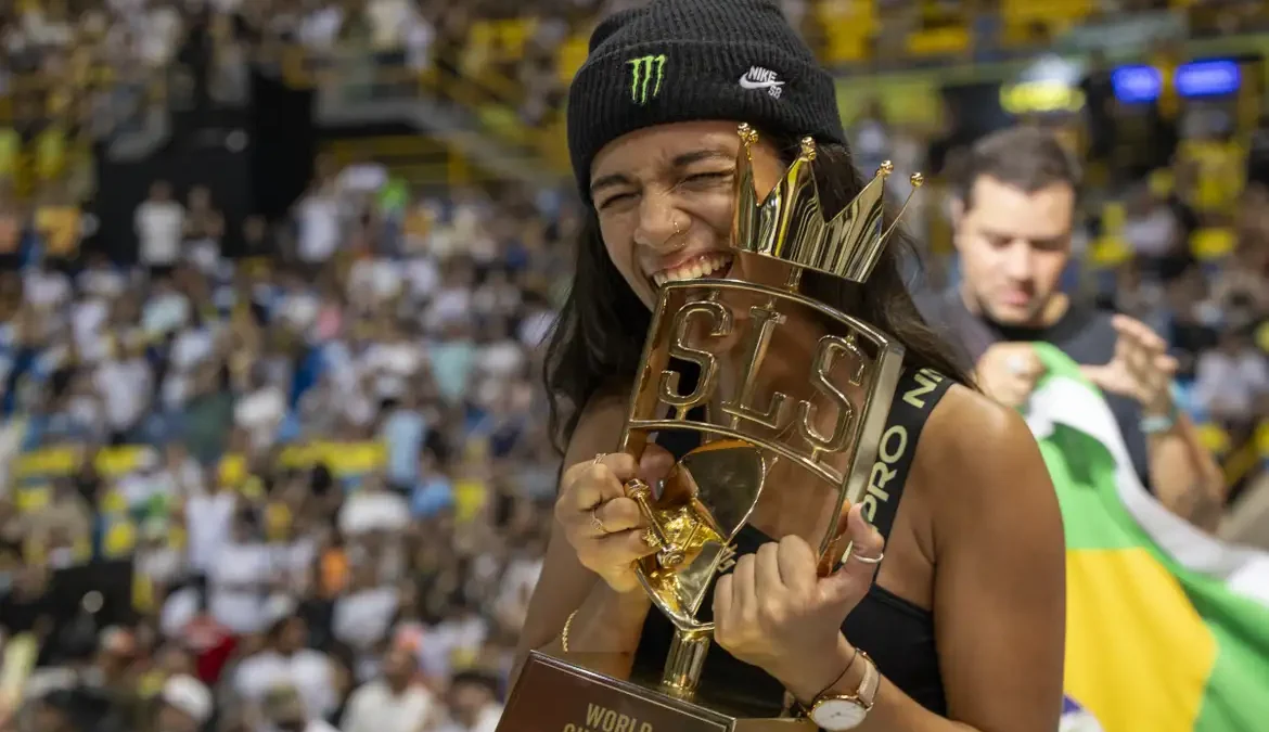 Brasil garante dobradinha na Liga Mundial de Skate Street 1 O Brasil foi o grande vencedor do SLS Super Crown World Championship (a final da Liga Mundial de Street Skate) com o título de Rayssa Leal